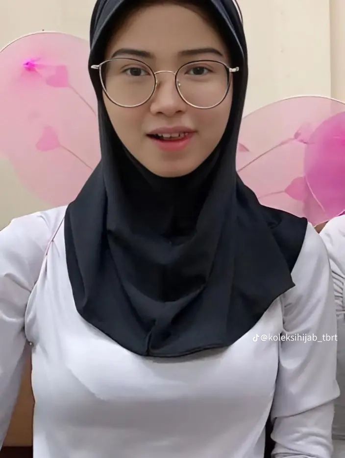 It’s Almost Over Indo Hijab Viral Sentuhan Yang Menyala Dalam Gelap