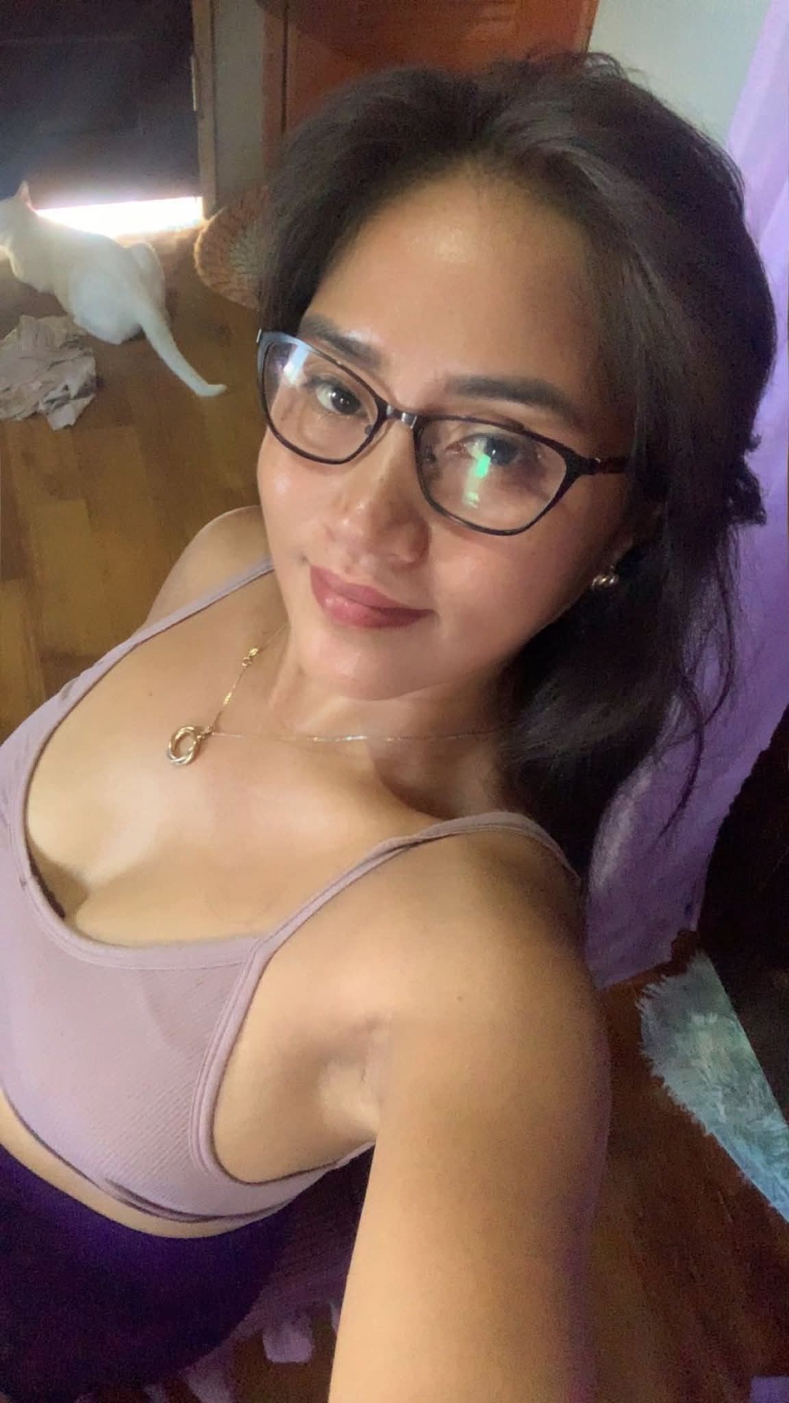 Indo Viral Tante Binor Cantik Pemilik Hotel dan Restauran Surabaya Indonesia Service Client